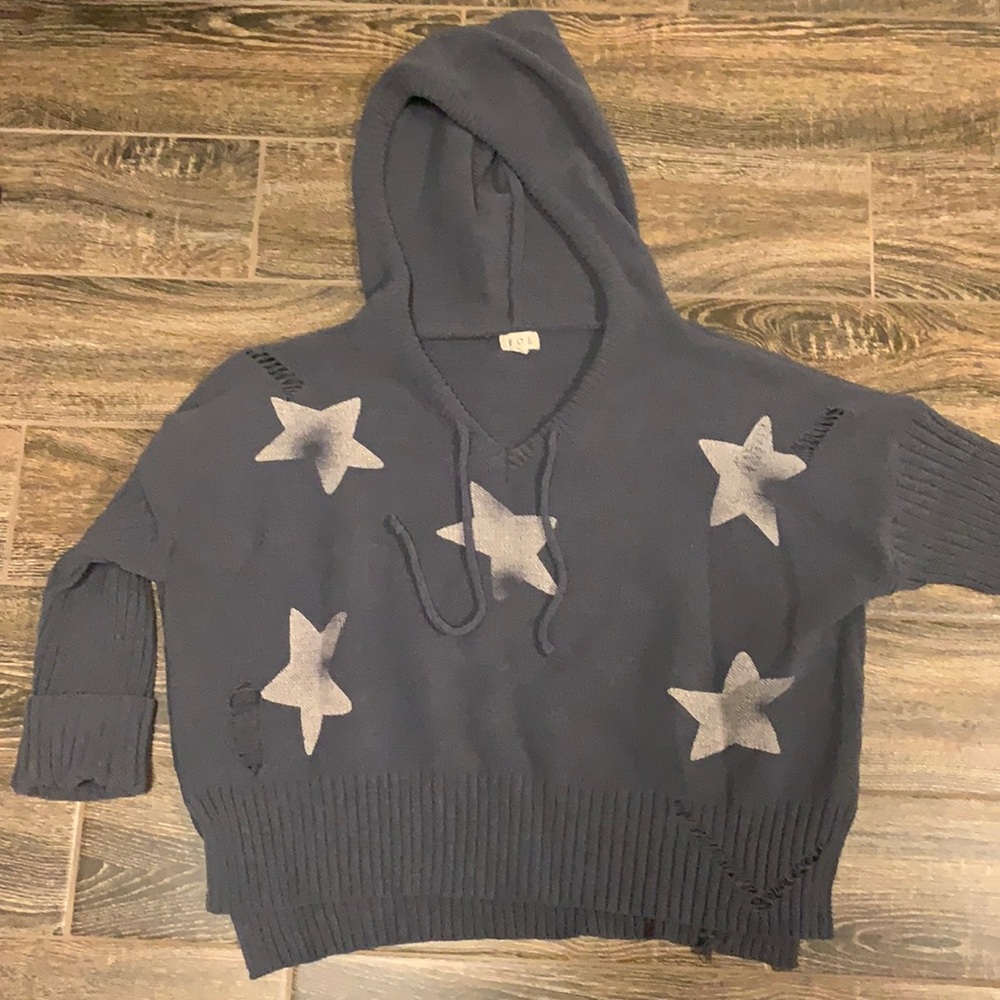 GRAY tattered star sweater